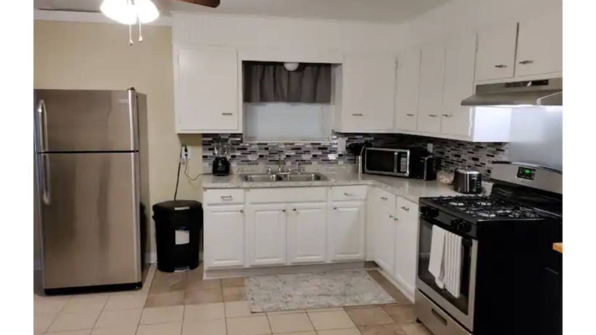 Lakeview Jefferson County House | Refinery within 5 milesn