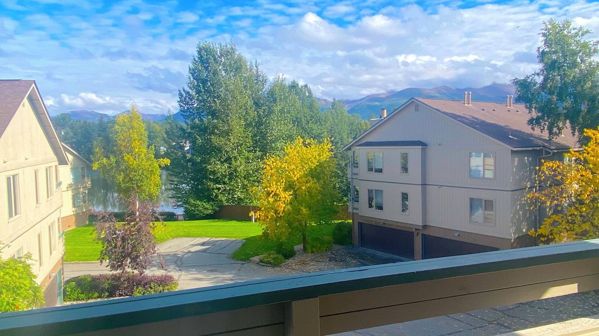 Campbell Park Condo | Reflection Lake in UMED District: a tranquil setting in midst of an active city