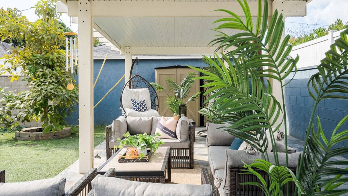 South of Conant House | Refreshing Escape| Hot Tub| Games| Beautiful Patio