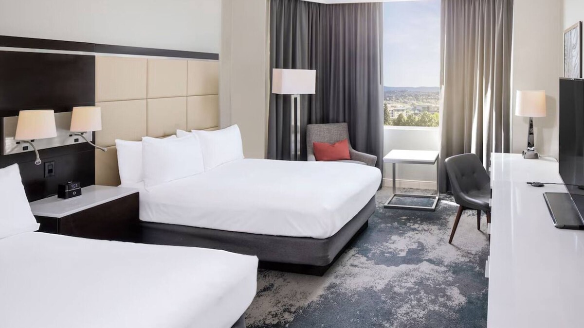 Redwood Shores Hotel | Refreshing Getaway Trip! 3 Convenient Units, Pet-friendly Property w/Pool
