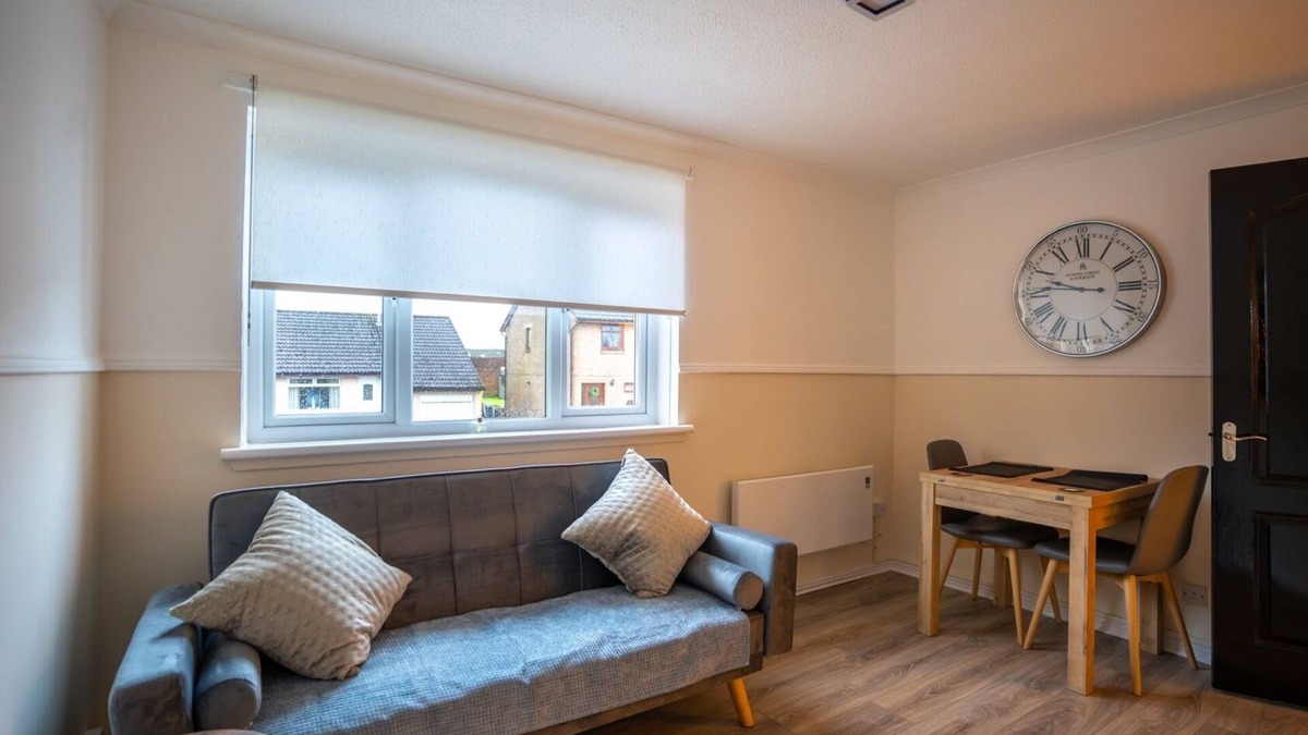 Airdrie Apartment | Refreshing Modern Apartment in Airdrie