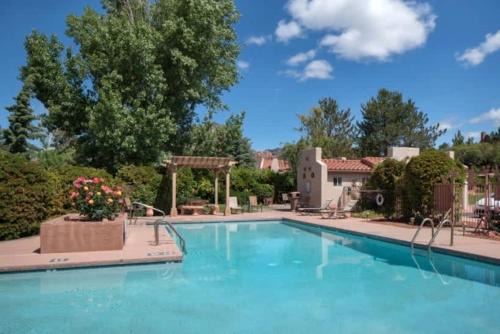 Nepenthe House | Refreshing Sedona Sanctuary with Pool and Hot Tub for Family