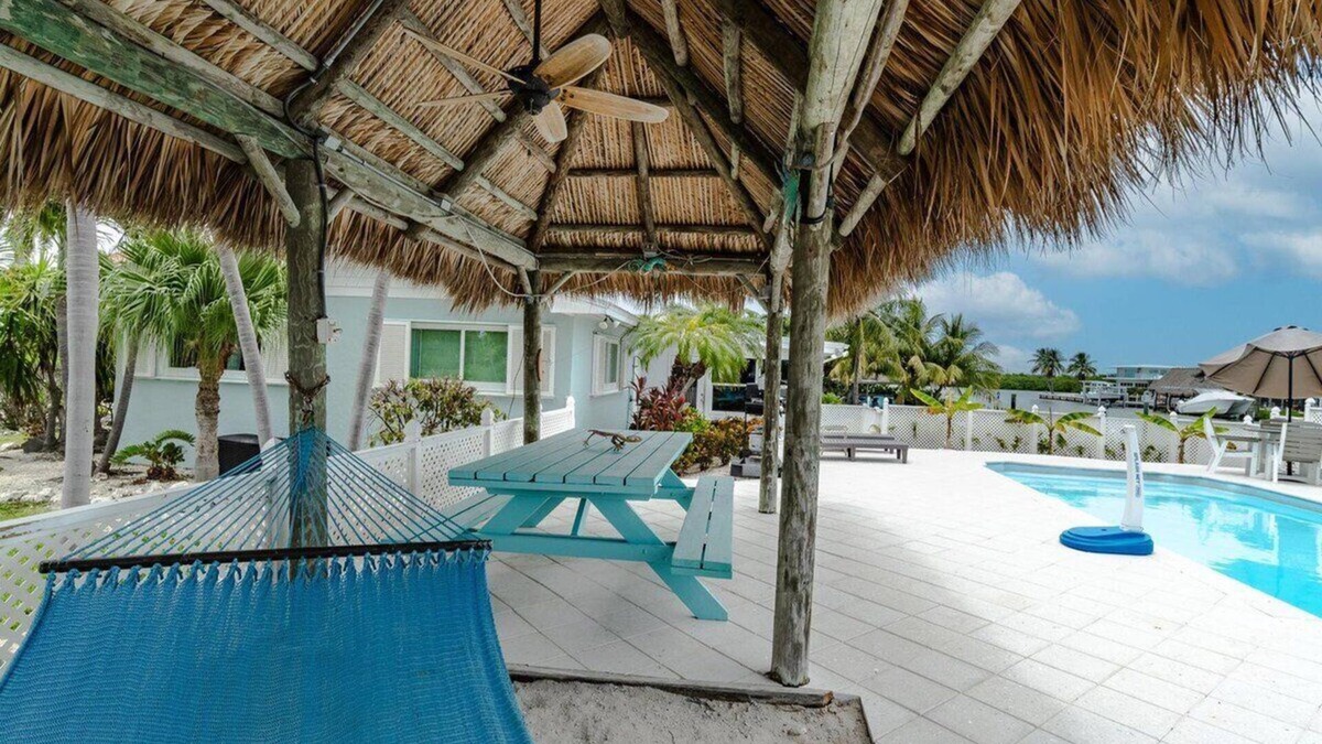 Marathon House | Refuge on the Reef~ Waterfront Pool Home, 75' Dock