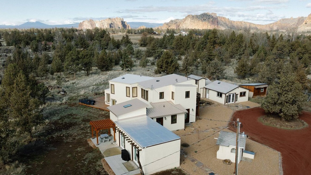 Terrebonne Apartment | Refugio De Smith: Whimsical Couples Getaway at Smith Rock State Park
