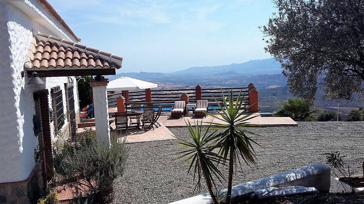 Alozaina Villa | Refurbished Stunning Mountain Top Villa