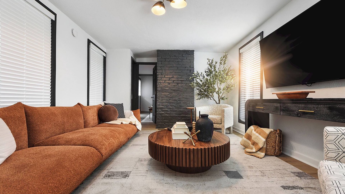 Pittsburgh House | Regal Bricks LUX - City View - Parking - 5 Min to Downtown - Fire Pit