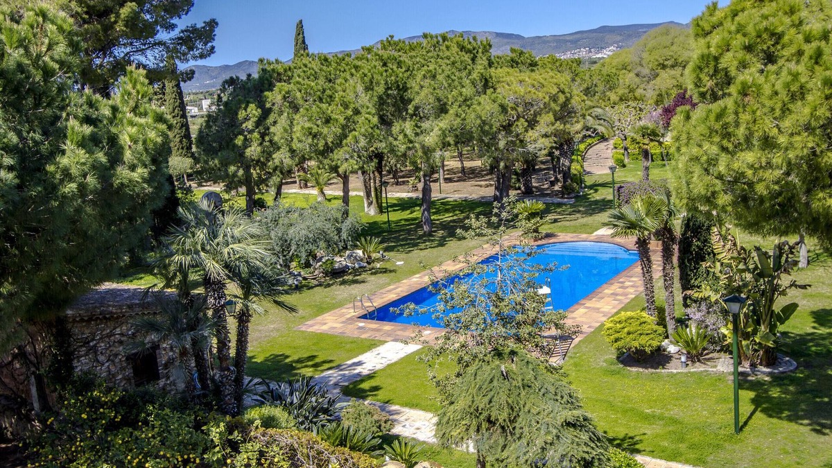 Santa Oliva Villa | Regal Retreat with extra large pool near Sitges