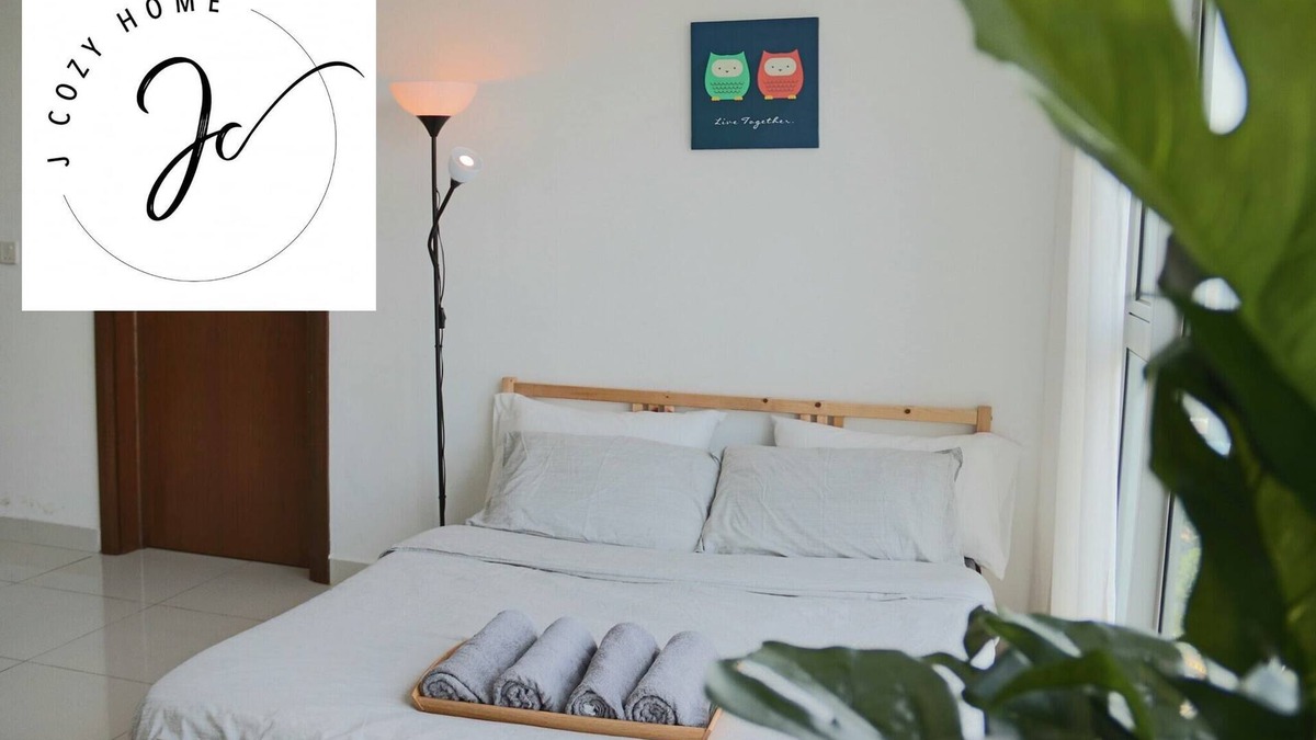 Pekeliling Apartment | Regalia Suites @ Infinity Pool | 4pax | KLCC Nght.View | 2min Subway