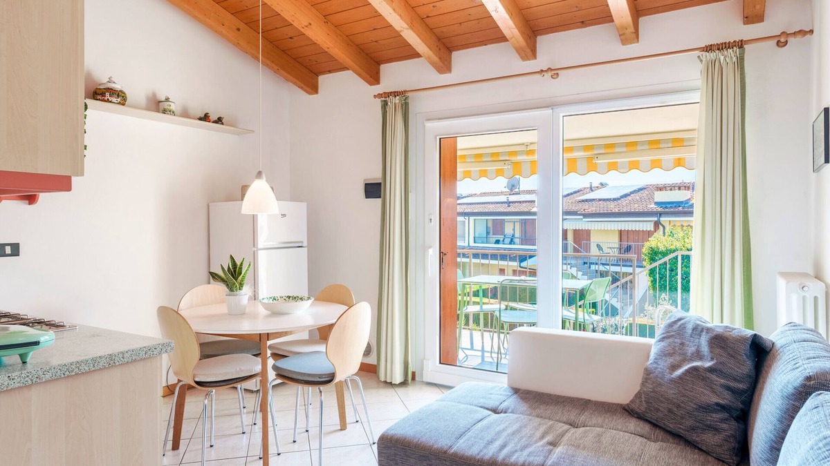 Colà Di Lazise Apartment | Regarda - Apple Flat with pool and covered parking