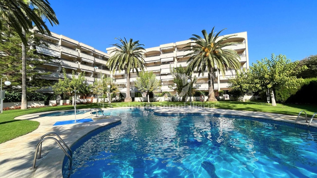 Cambrils Apartment | Regata green areas with swimming pools