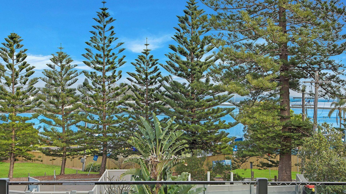 The Entrance North Apartment | Regency Court 3 - 2 Bedroom Unit