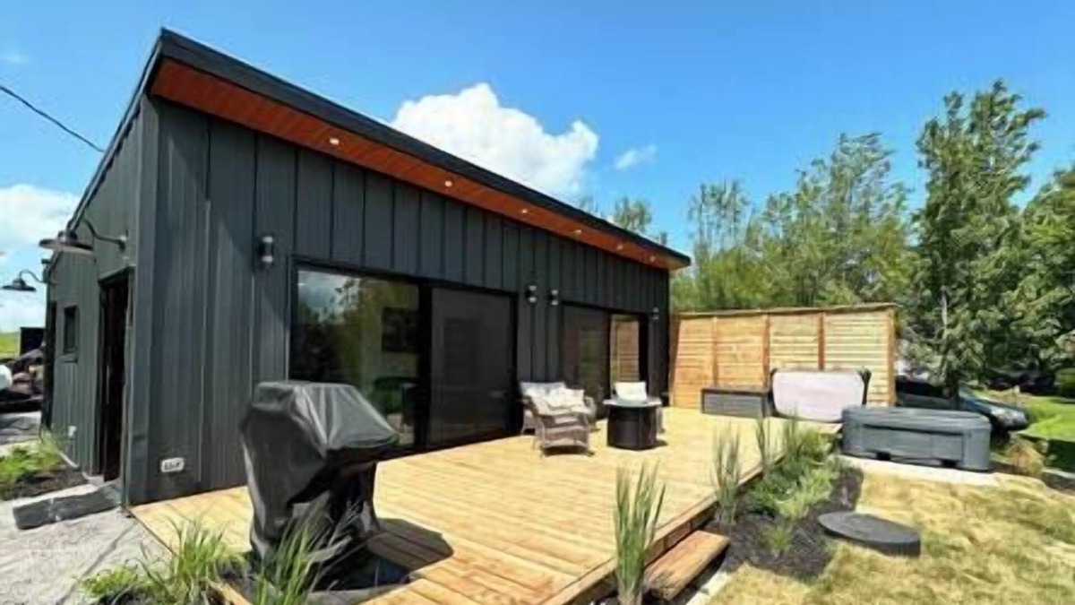 Tatamagouche House | Reid's Cove Retreat, A Modern Couple's Retreat