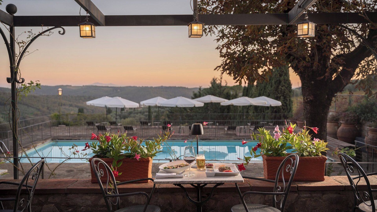 Radda in Chianti Hotel | Relais Vignale & Spa