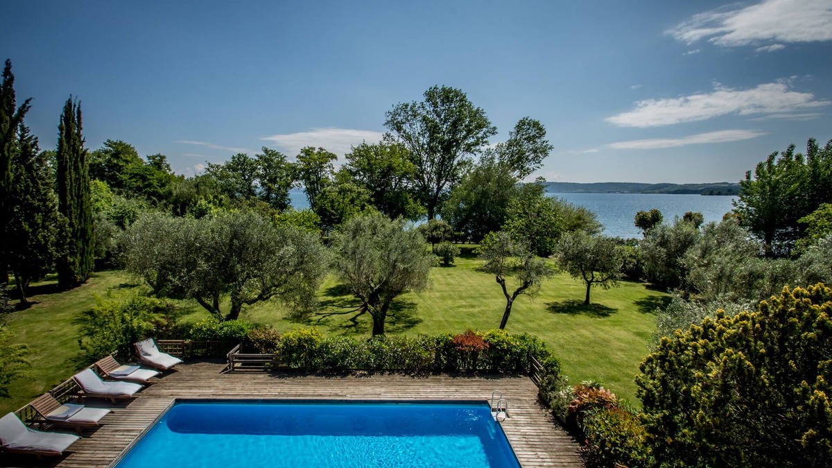 Lake Bracciano Villa | Relax and Culture: Villa near Rome on the lake shore, with private beach