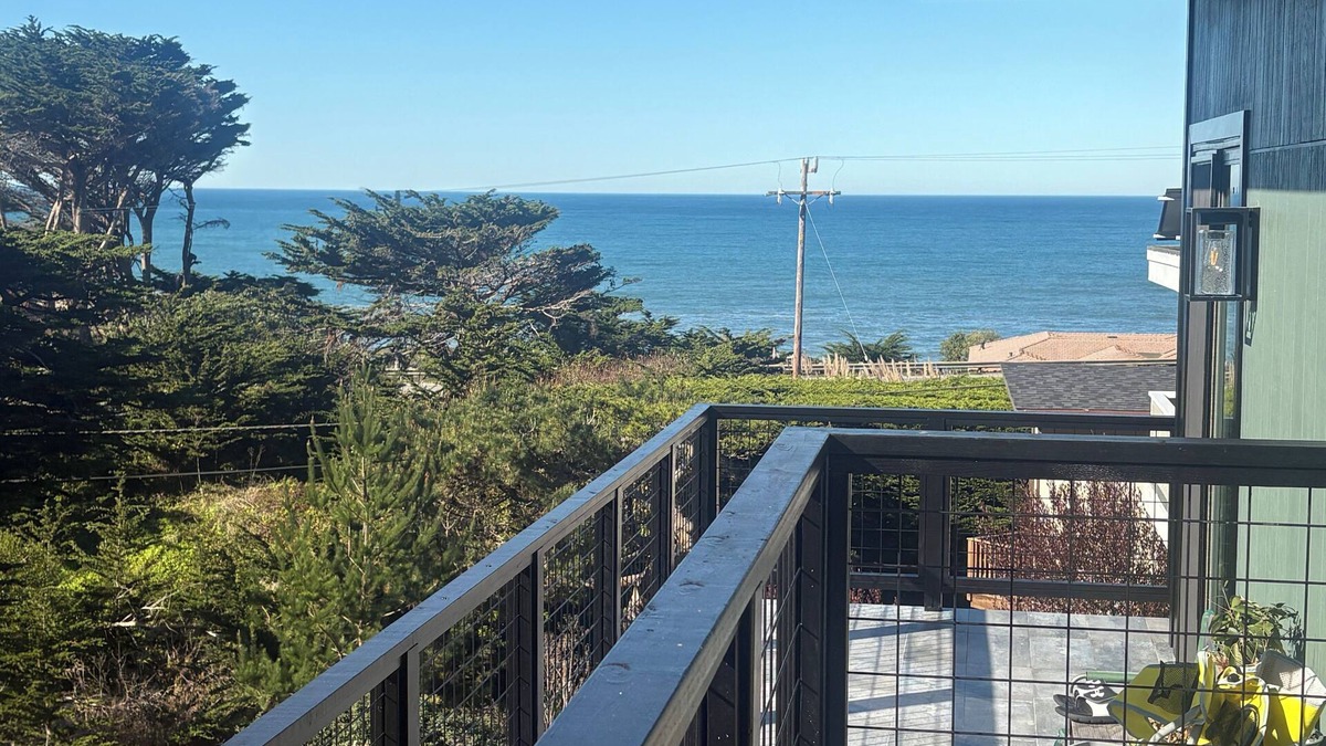 Montara Apartment | Relax And Enjoy The California Coast From This Lovely Private Suite
