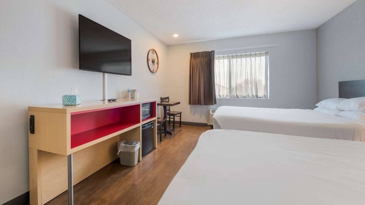 Ontario Hotel | Relax and Recharge! Pet-friendly Property, Pool, Free Parking, Free Breakfast