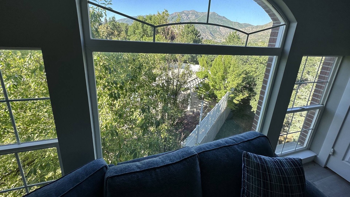 Layton Apartment | Relax and Unwind in a 3BR/2BA Apartment. Pool, Hot Tub, and Gym