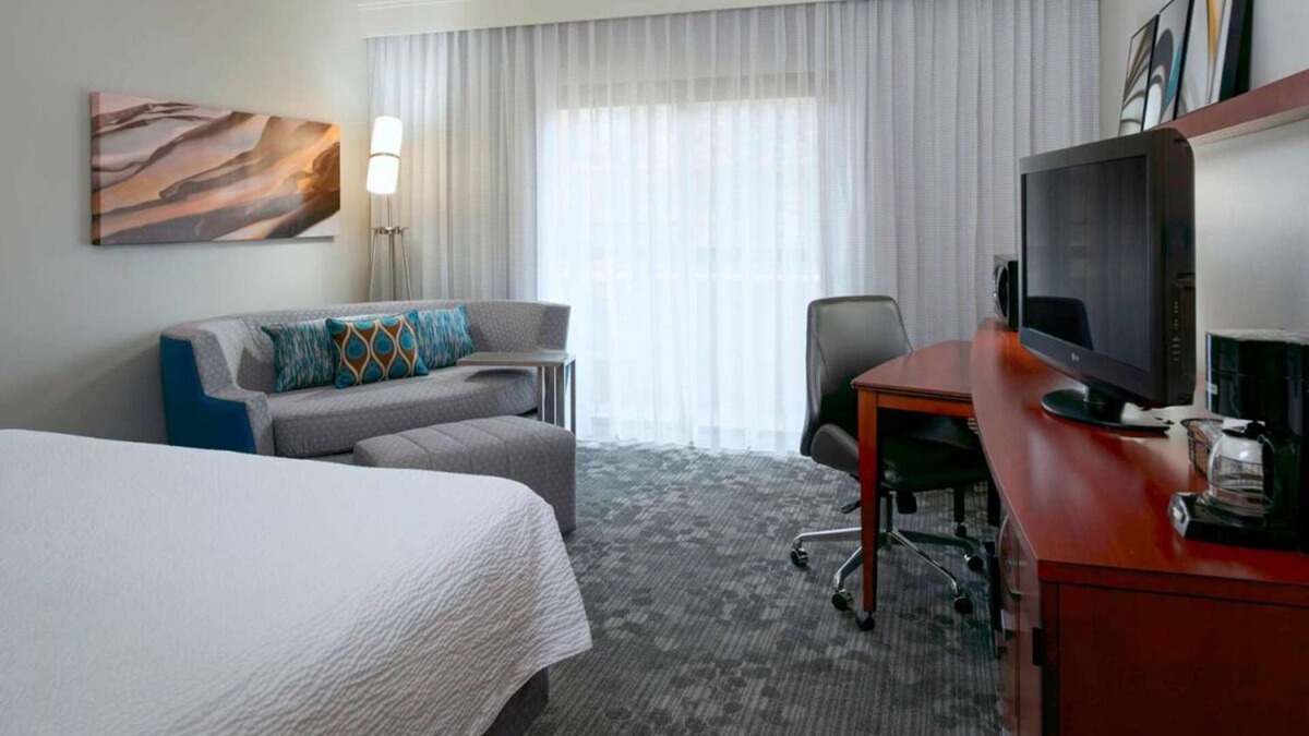 Waldron Hotel | Relax and Unwind! Pet-Friendly Unit, Close to Zona Ross Mall!