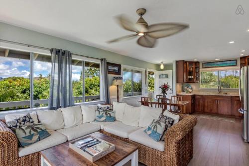 Keolu Hills Apartment | Relax at Kapakai Cottage 2-Bedroom Comfort with Full Kitchen & WD