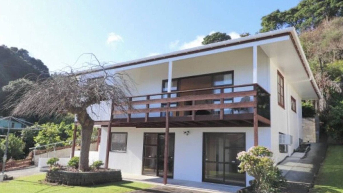 Te Mata House | Relax at the beach with waterholes, boat ramps and stunning bush walks!