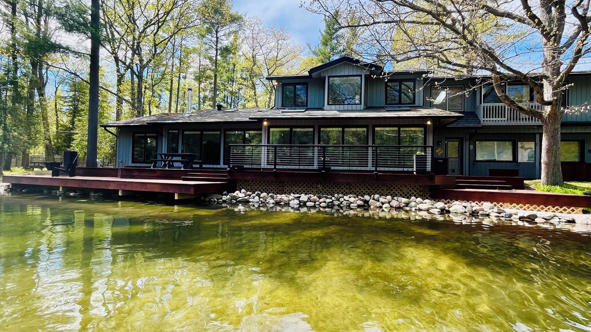 Glen Arbor House | Relax at The Crystal View Weaver House on the Crystal River in Glen Arbor