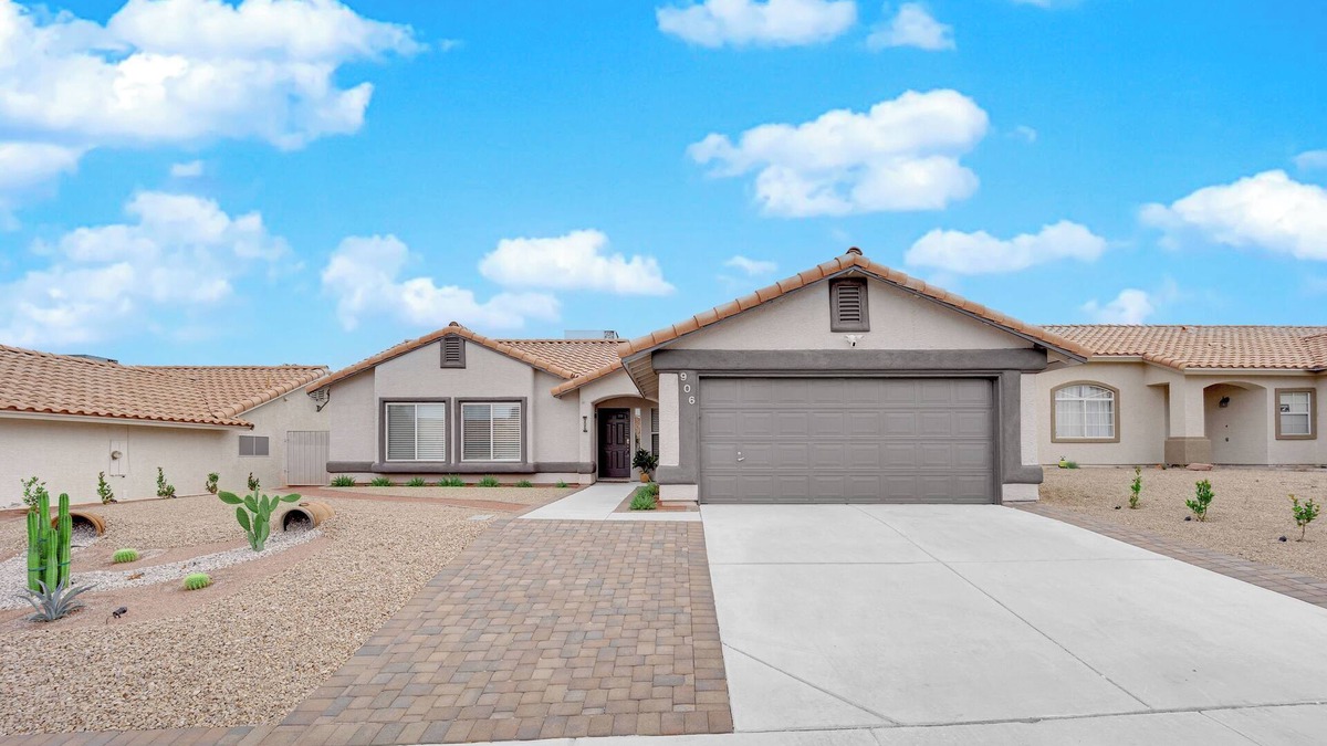 Mission Hills House | Relax at the Hills – Quiet 2 King Beds, 1 Queen bed