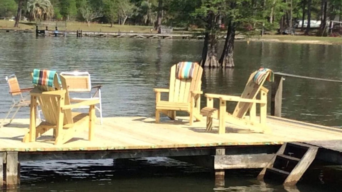 Russellville House | Relax at the Lakehouse with a Dock