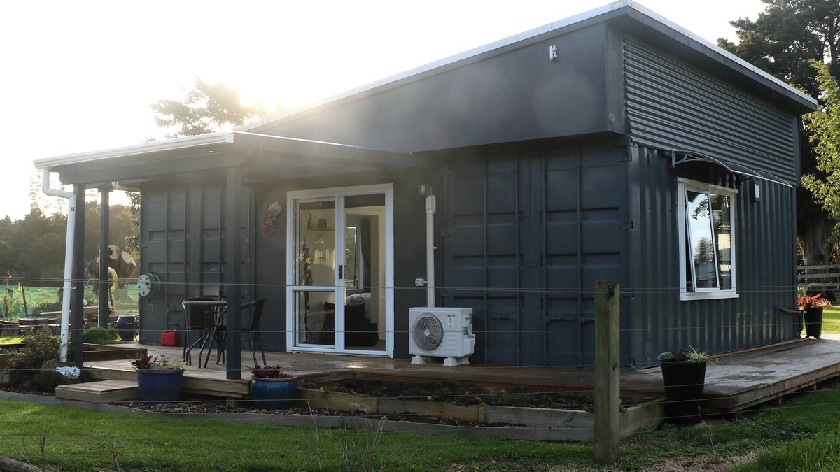 Taheke Cabin | Relax at this comfortable rural 1 bedroom property