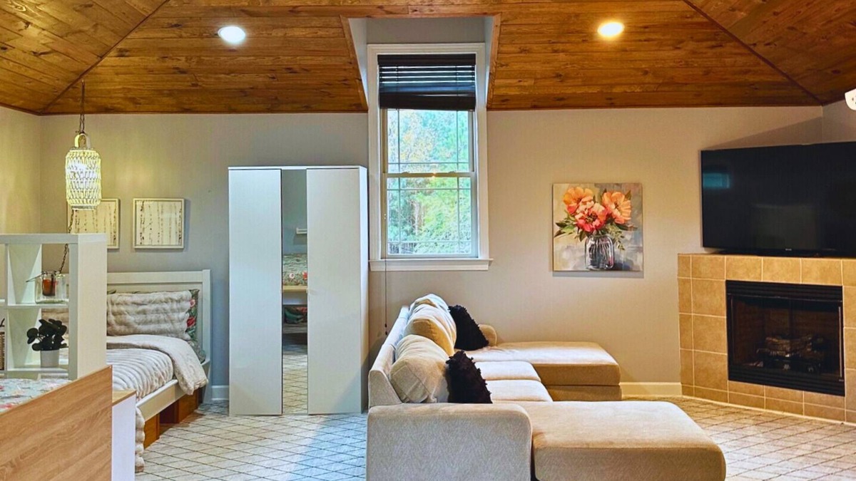 Whispering Pines House | Relax at this lake-front AND golf-front home for the US OPEN!