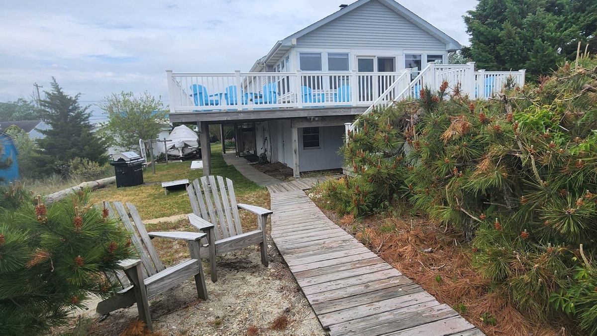 Slaughter Beach House | Relax big in a small beach town!