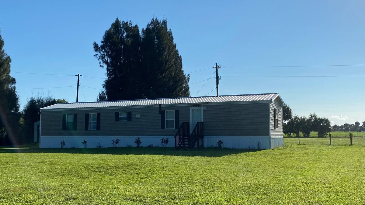Moore Haven House | Relax! Bring your boat and fish Lake Okeechobee!