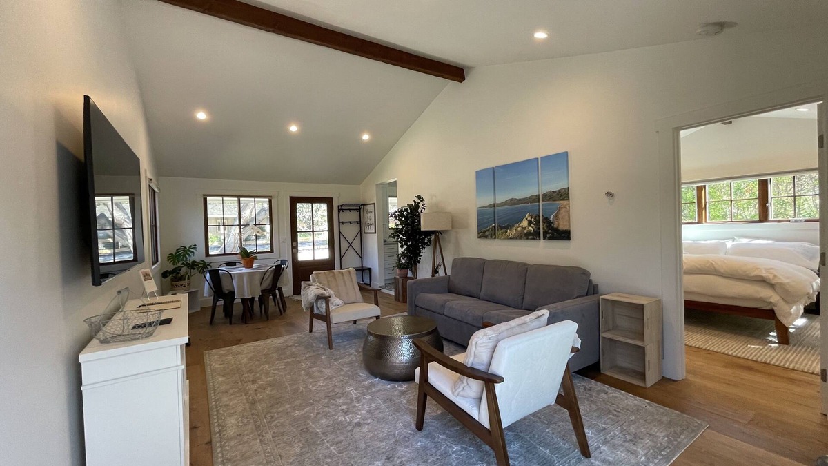 Carmel Cottage | Relax by the river & sea! Remodeled Mid-Carmel Valley cottage retreat