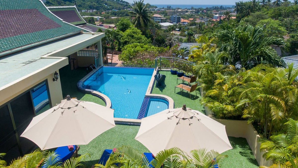 Kata Villa | Relax by your private pool whilst our chef prepares delicious meals for you