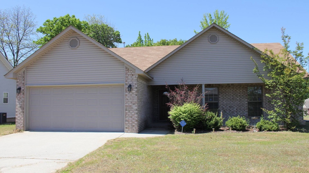 Jacksonville House | Relax in a 3 bedroom 2 bath comfortable house