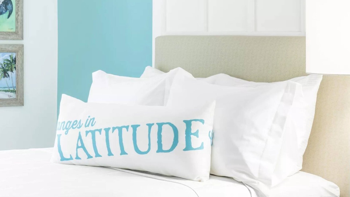 I-435 West KC-KS Hotel | Relax in a Double Queen Room Near Kansas Speedway and Wyandotte County Lake