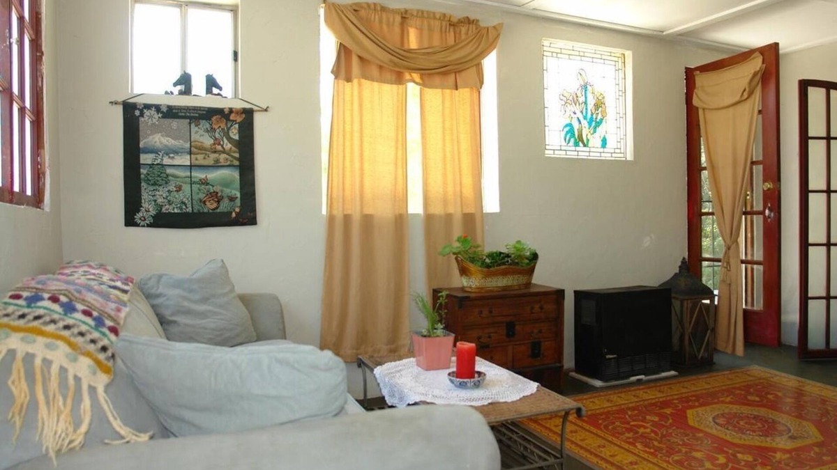 Oakland House | Relax in garden paradise with free views -special 15% weekly discount - BOOK NOW