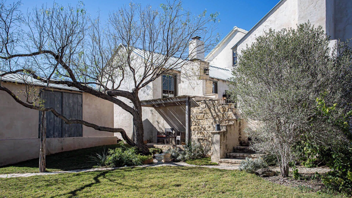Fredericksburg House | Relax in Hill Country Elegance at The Amick Estate