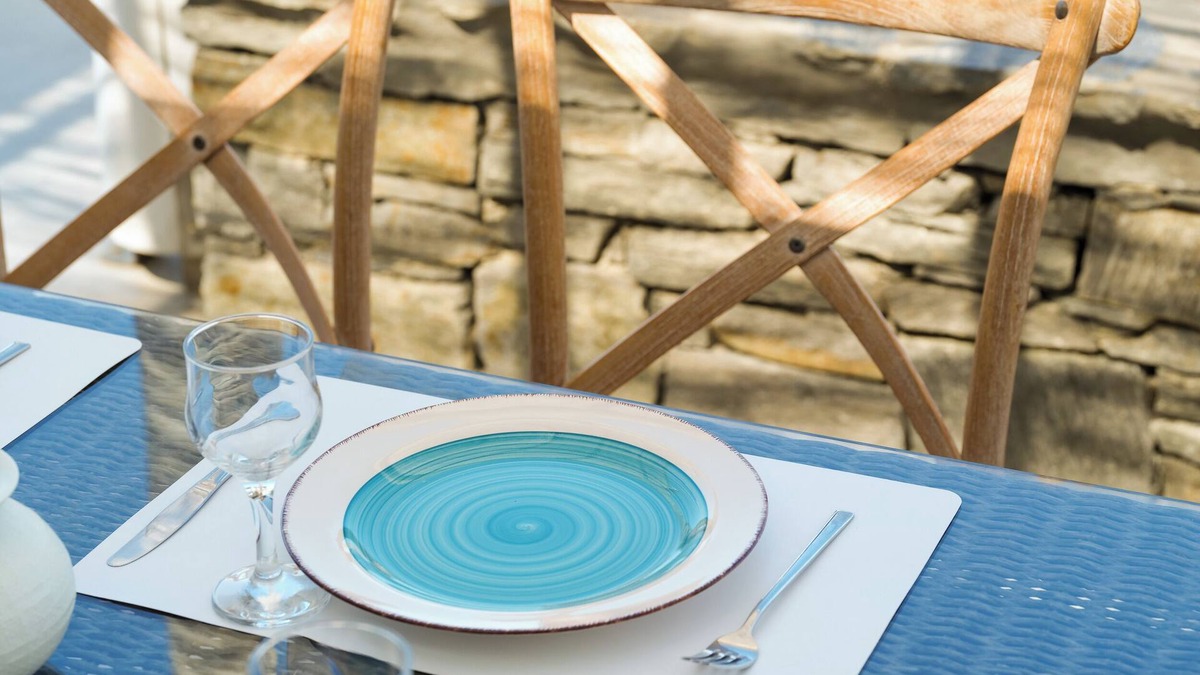 Naousa House | Relax in Kolimpithres and enjoy the sunrise overlooking the sea of Naoussa Bay!