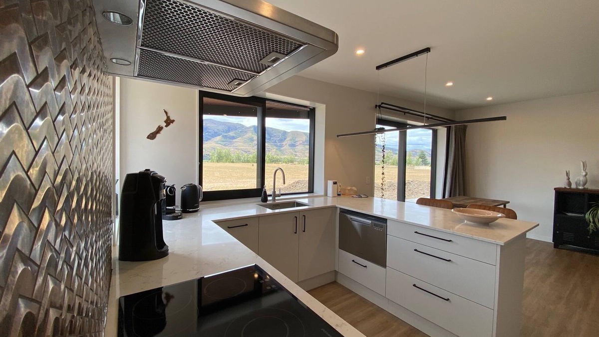 Queensberry House | Relax in Rural Wanaka