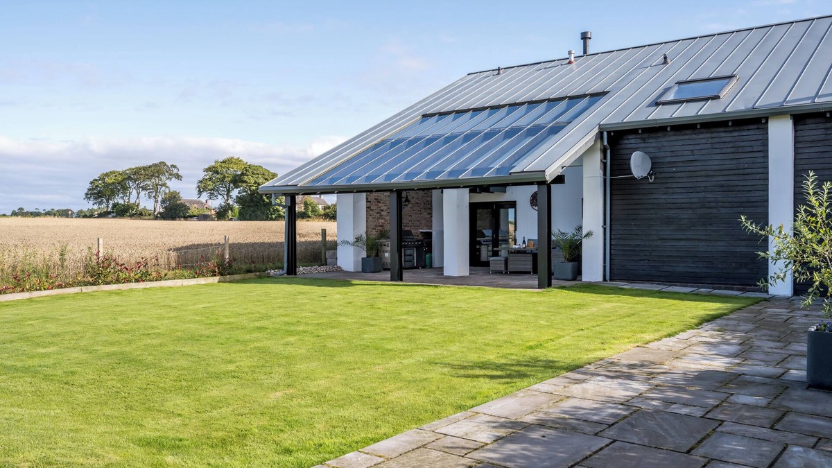 Arbroath House | Relax in style admiring beautiful countryside in the Birthplace of Scotland