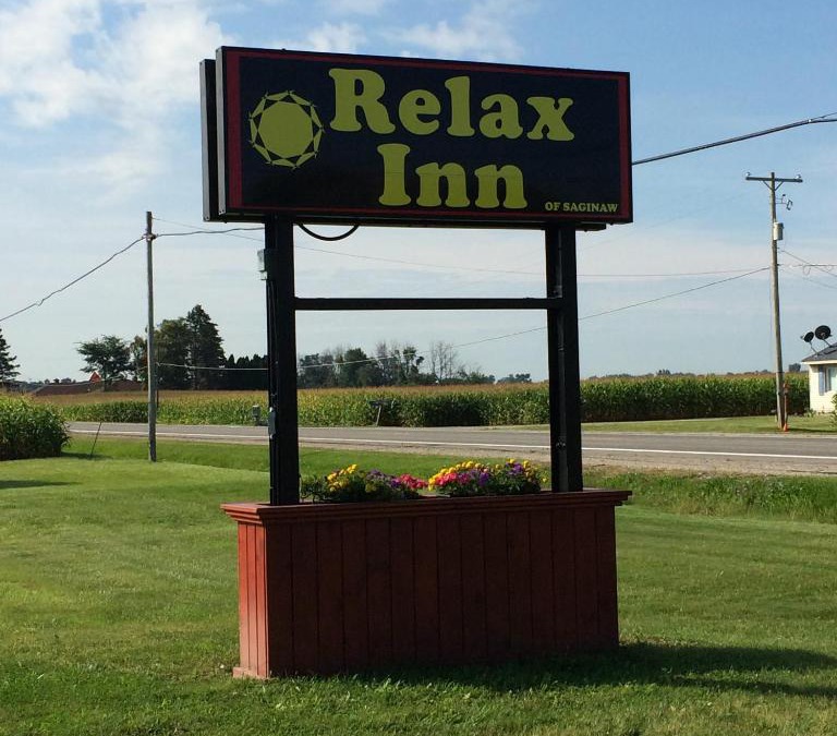 Saginaw Hotel | Relax Inn - Saginaw
