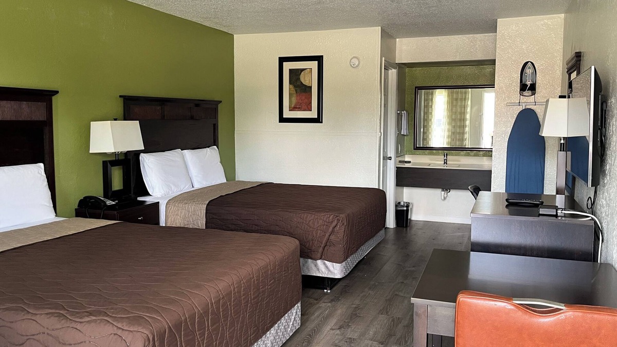 Claxton Hotel | Relax Inn
