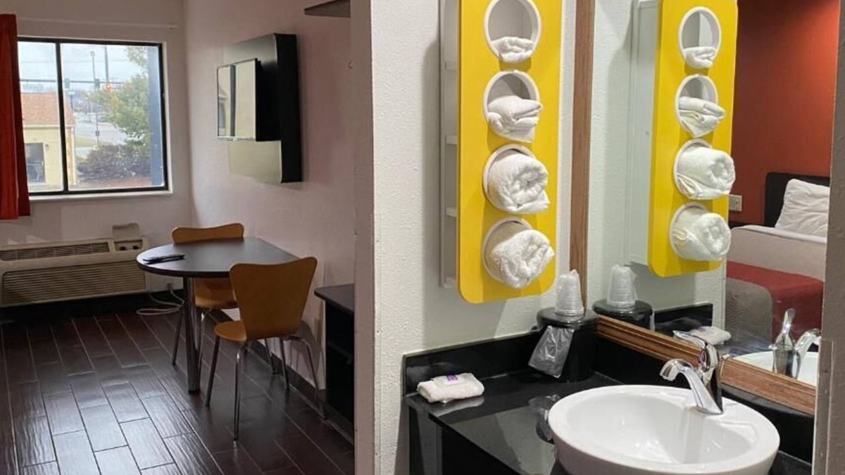 Franklin Hotel | Relax Inn