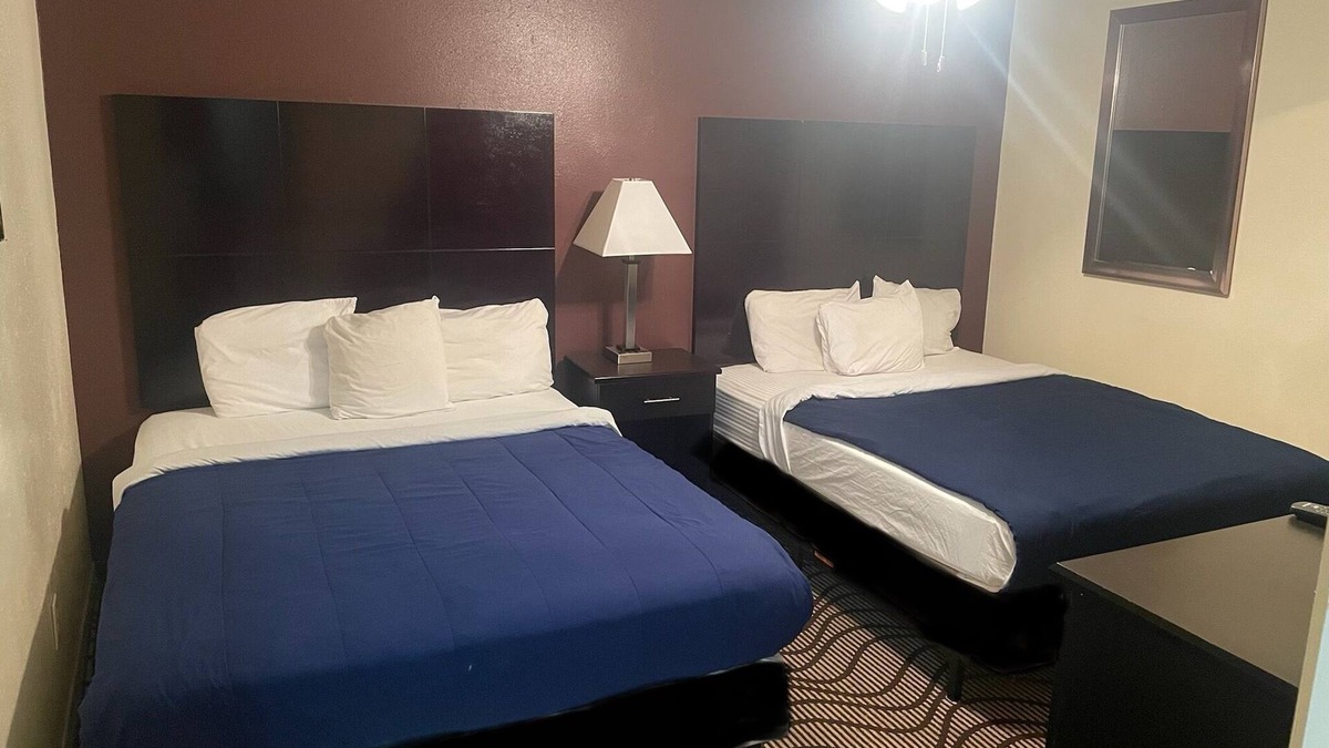 Manor Hotel | Relax Inn