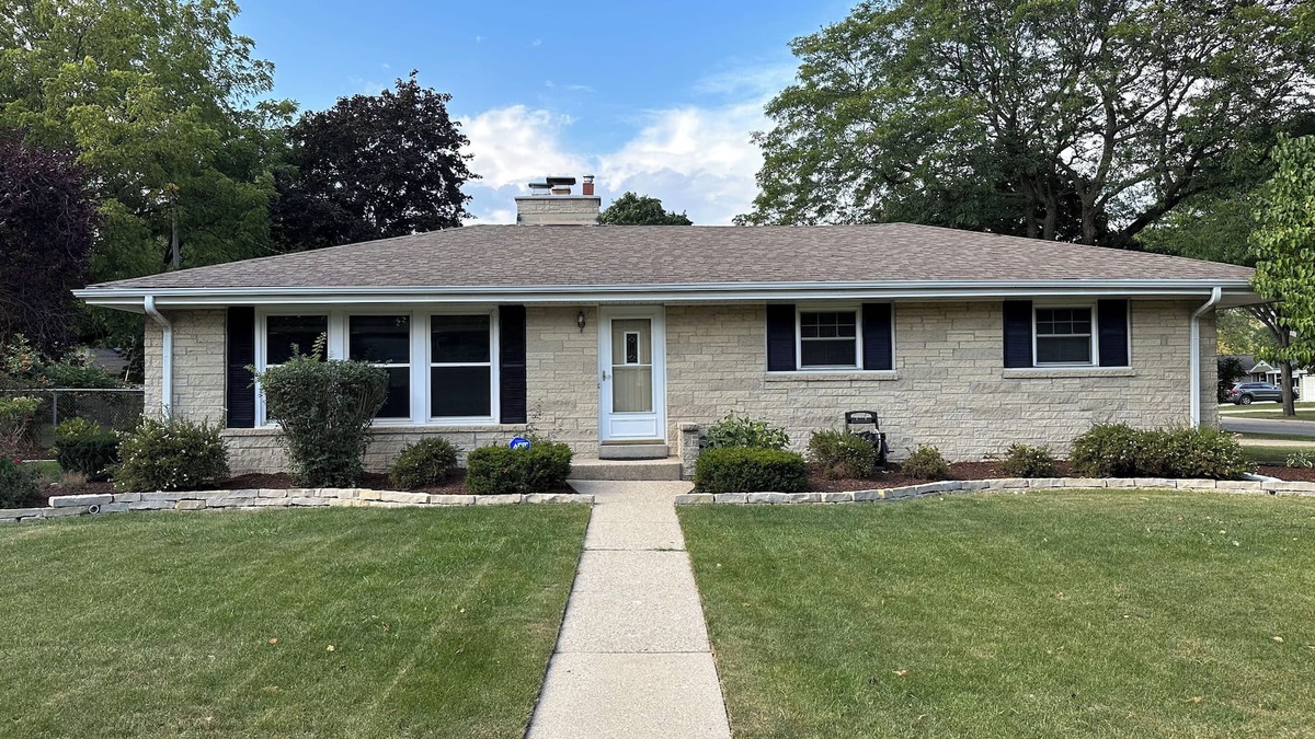 Wauwatosa House | Relax Near Everything in Milwaukee