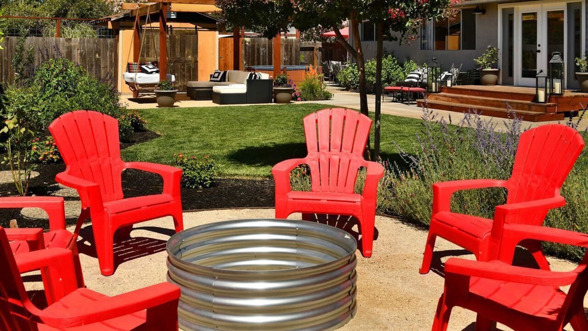 Sonoma House | Relax on hanging bed, enjoy Hot tub, fast WiFi, close to square, in the country