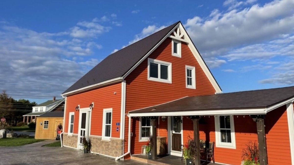 East River Point House | Relax on the South Shore, steps from 2 beaches, ocean views & hot tub.