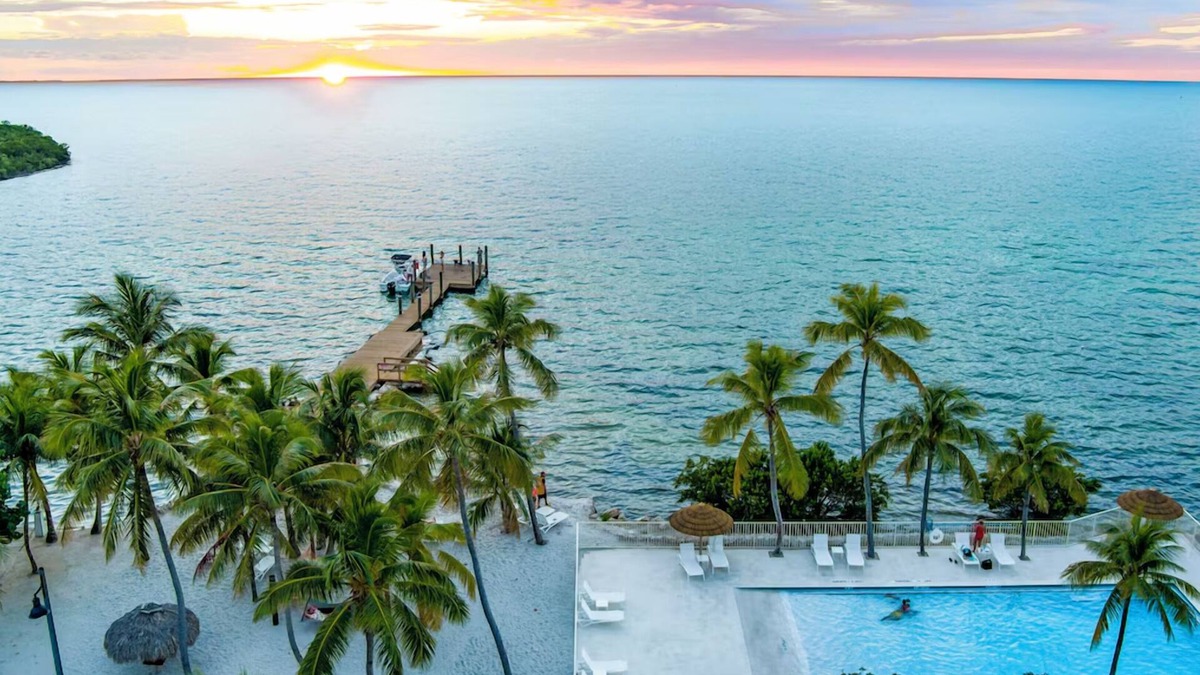 Long Key Hotel | Relax & Rejuvenate - Perfect Island Retreat w/Kitchen, Pool & Beach access