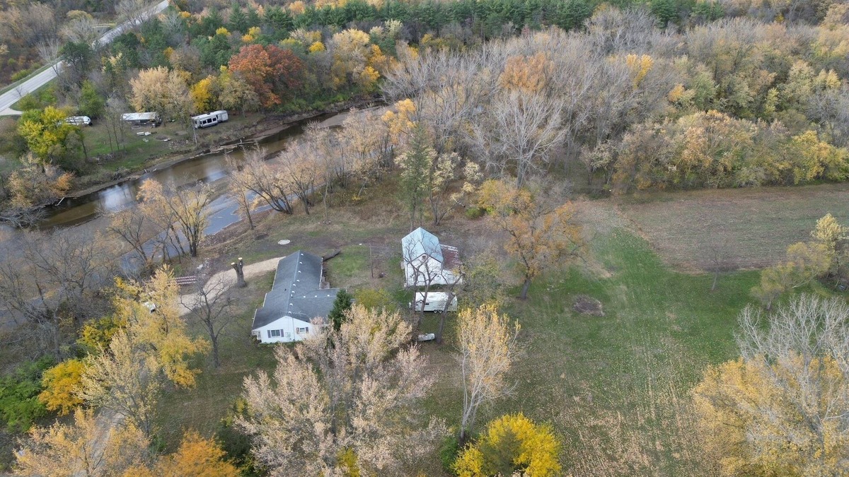 Janesville House | Relax Riverside - Renovated3BR/2BA Home - 15 Acres