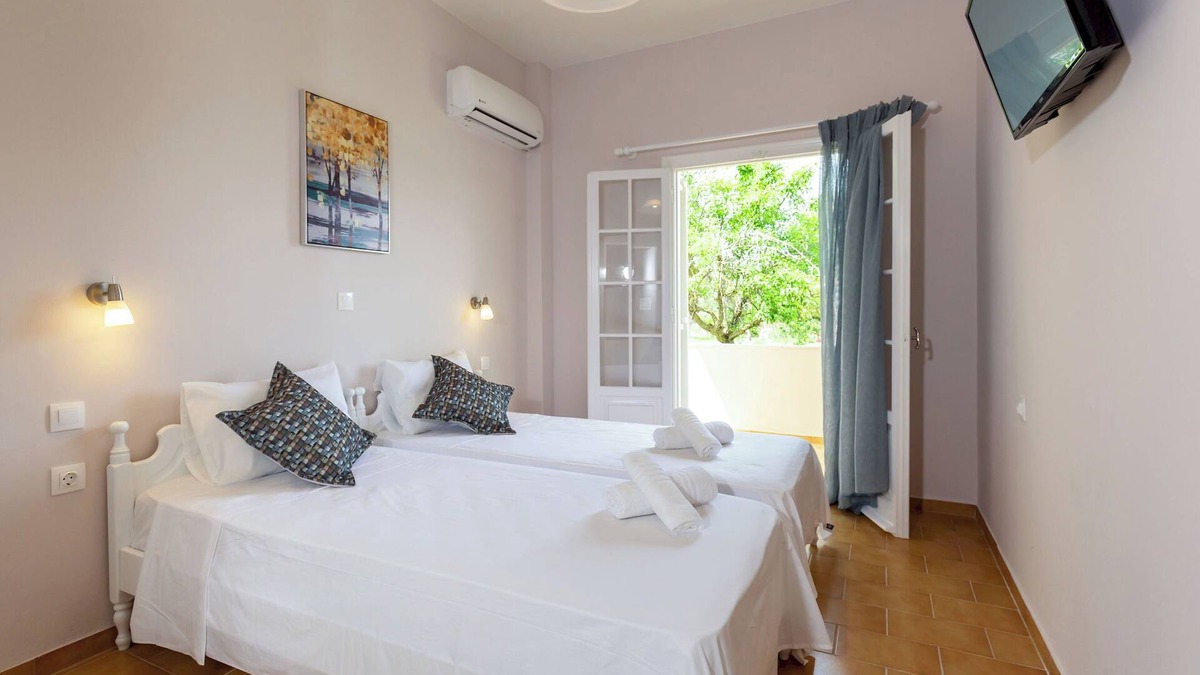 Roda Apartment | Relax Studios KARMA - ground floor studio